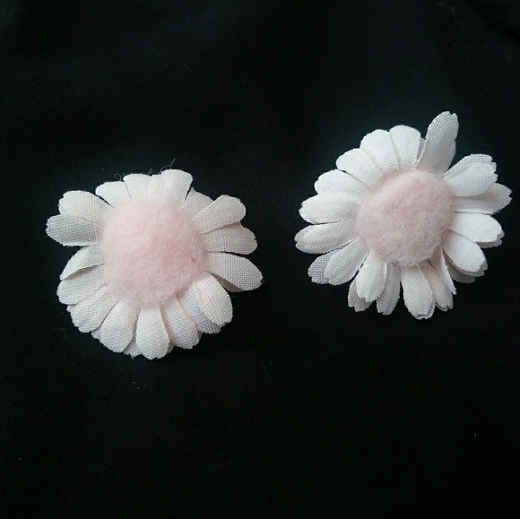 Vintage Jewelry - 🌸HP Vintage Flower Earings🌼